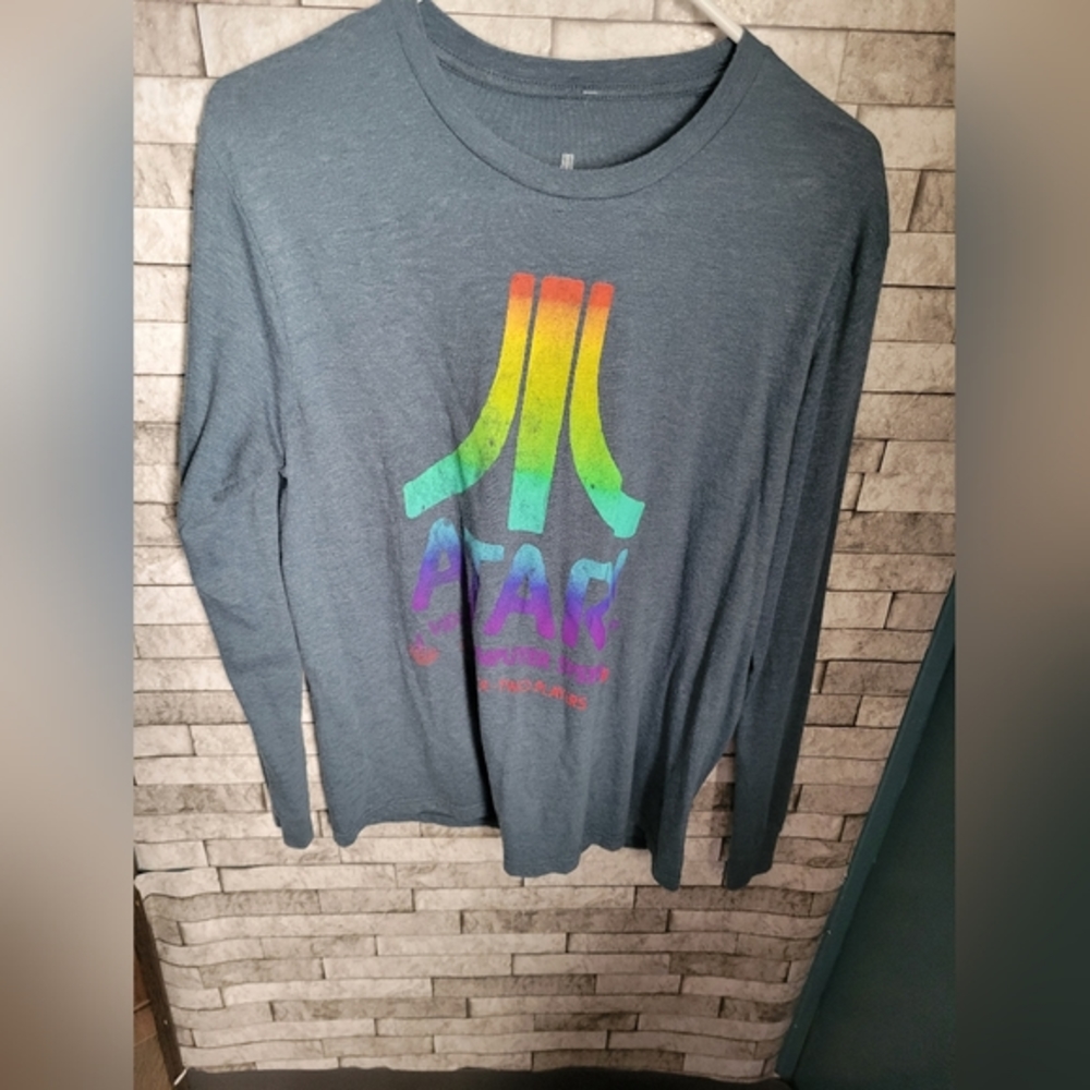 ATARI Long Sleeve graphic Tshirt Size Medium unisex‎